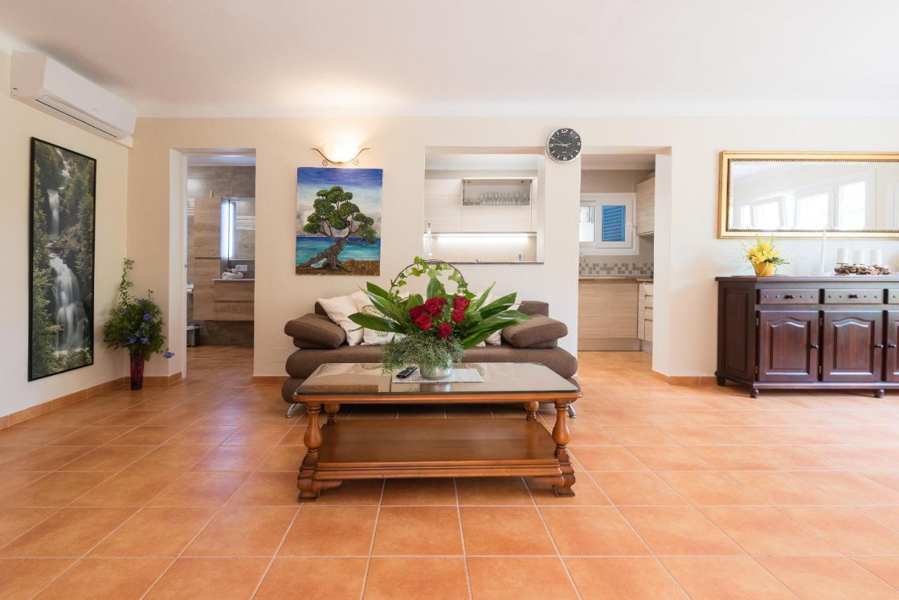 Villa Dolce Vita Puerto Colom Eksteriør billede
